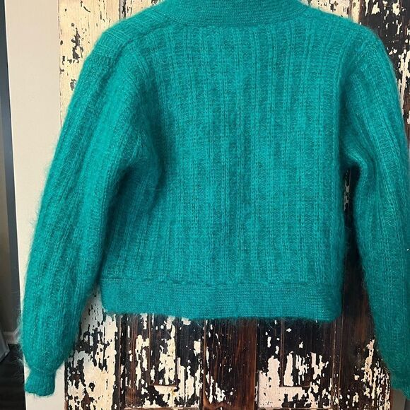 Vintage Hand Loom John Bull crop wool Sweater w gold button accent. Women’s Med. - Picture 2 of 8